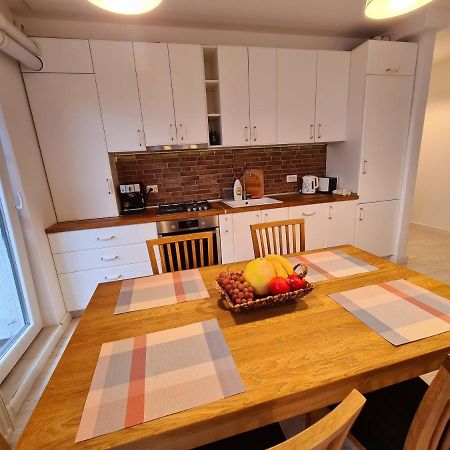 אראד Central Apartament Urbana מראה חיצוני תמונה
